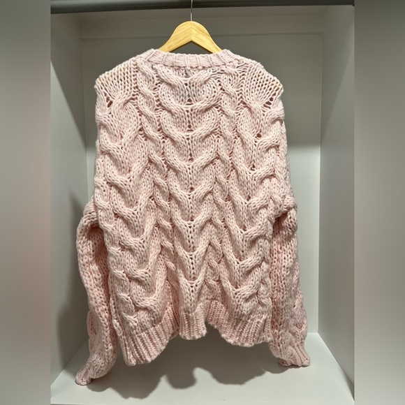 White Fox Boutique Real feelings oversized cable knit sweater baby pink S/M - Picture 7 of 10